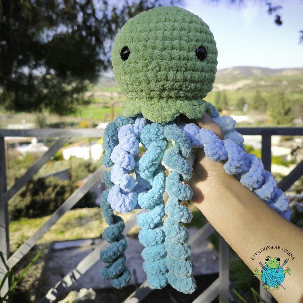 OCTOPUS WITH TENTACLES